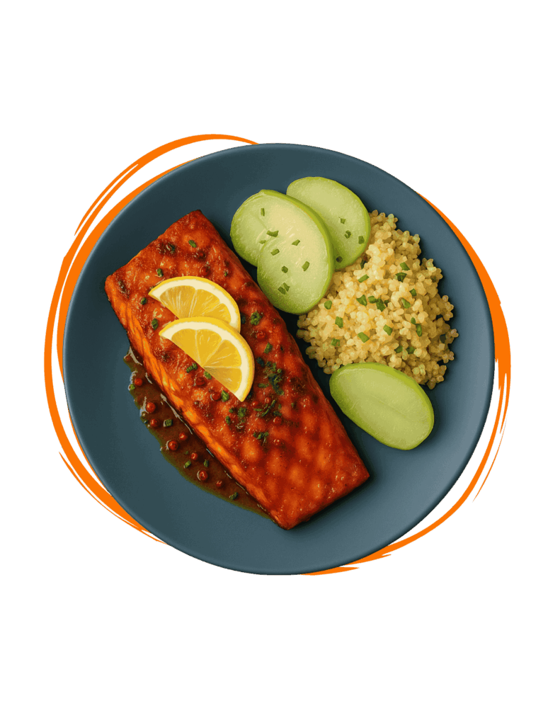 Filete de salmón servido con arroz blanco y chayote al vapor.