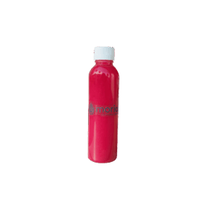 Botella de jugo natural de 250 ml elaborado con piña, betabel y jengibre.